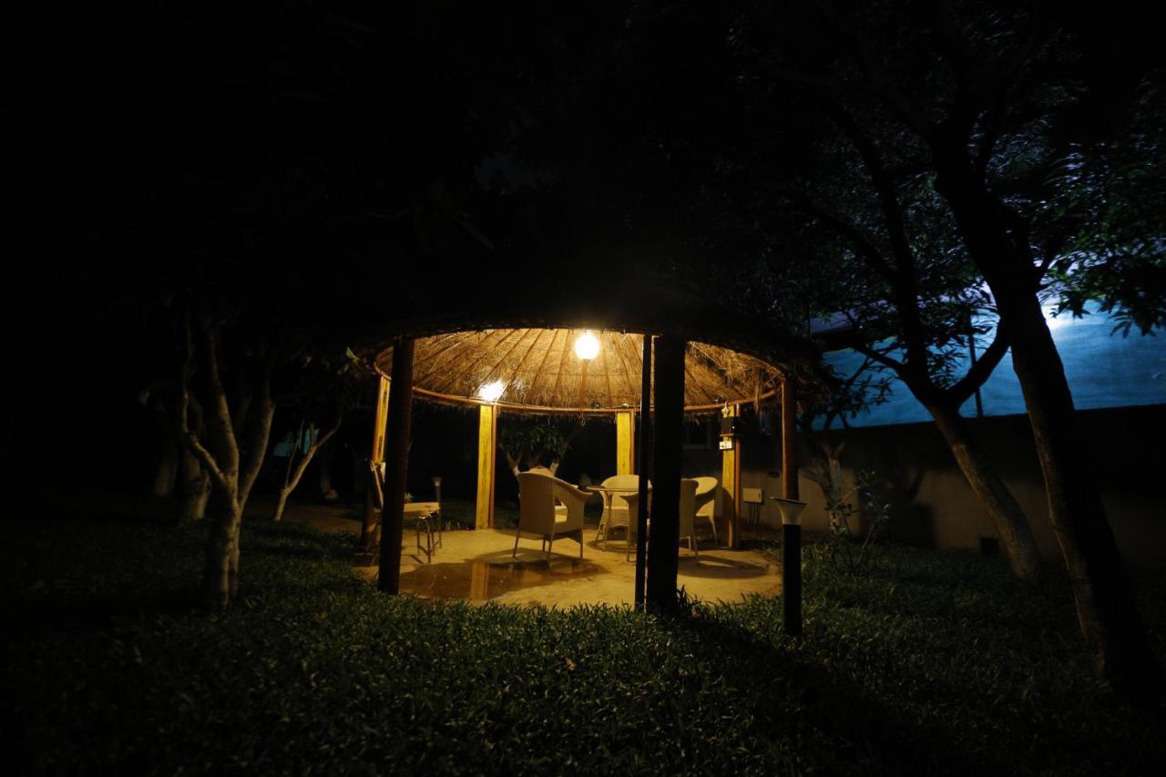 Brown Town Resort & Spa Hyderabad Exterior foto